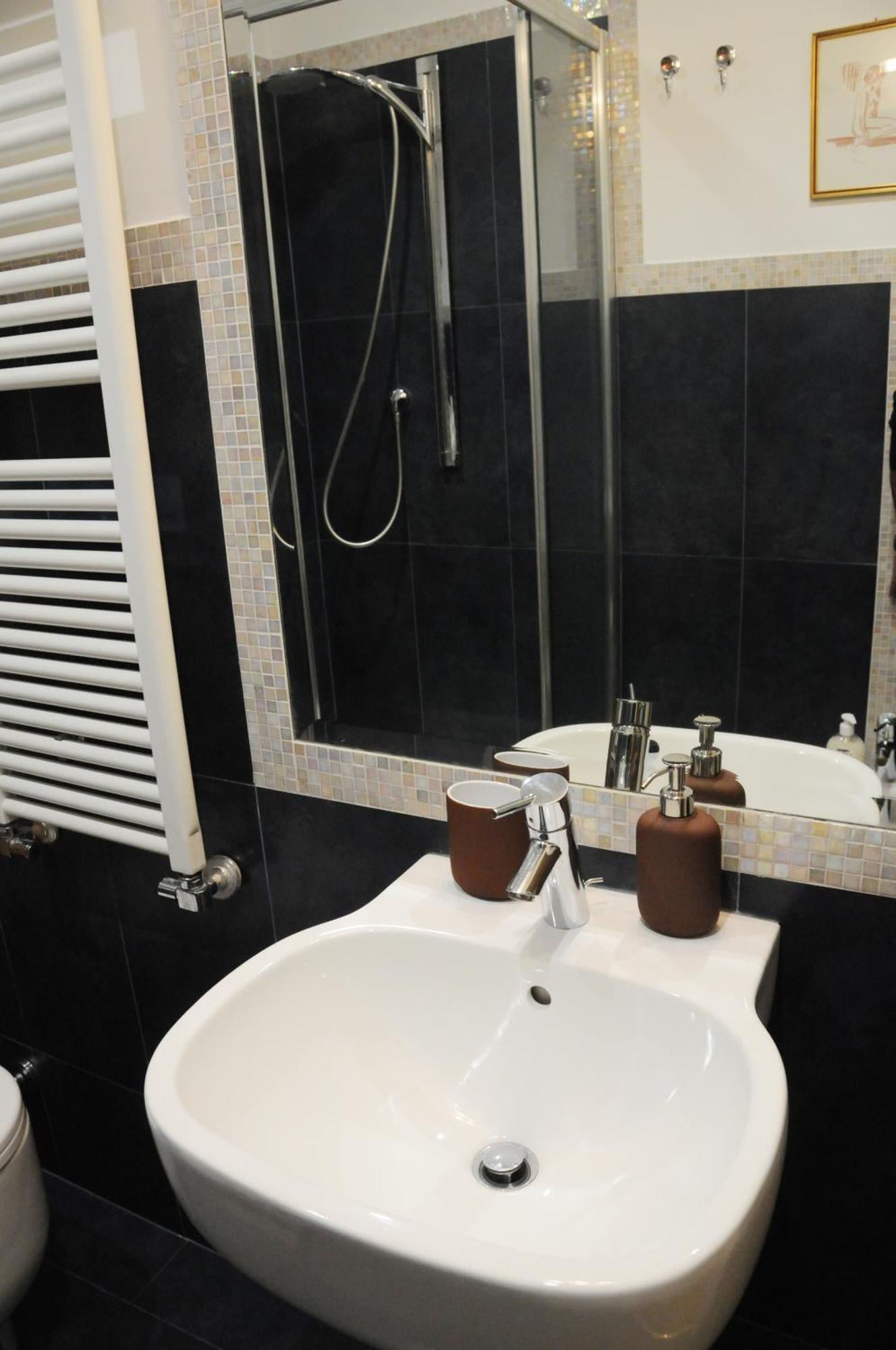 A Casa Di Lu, Al Colosseo - Guest House โรม ภายนอก รูปภาพ