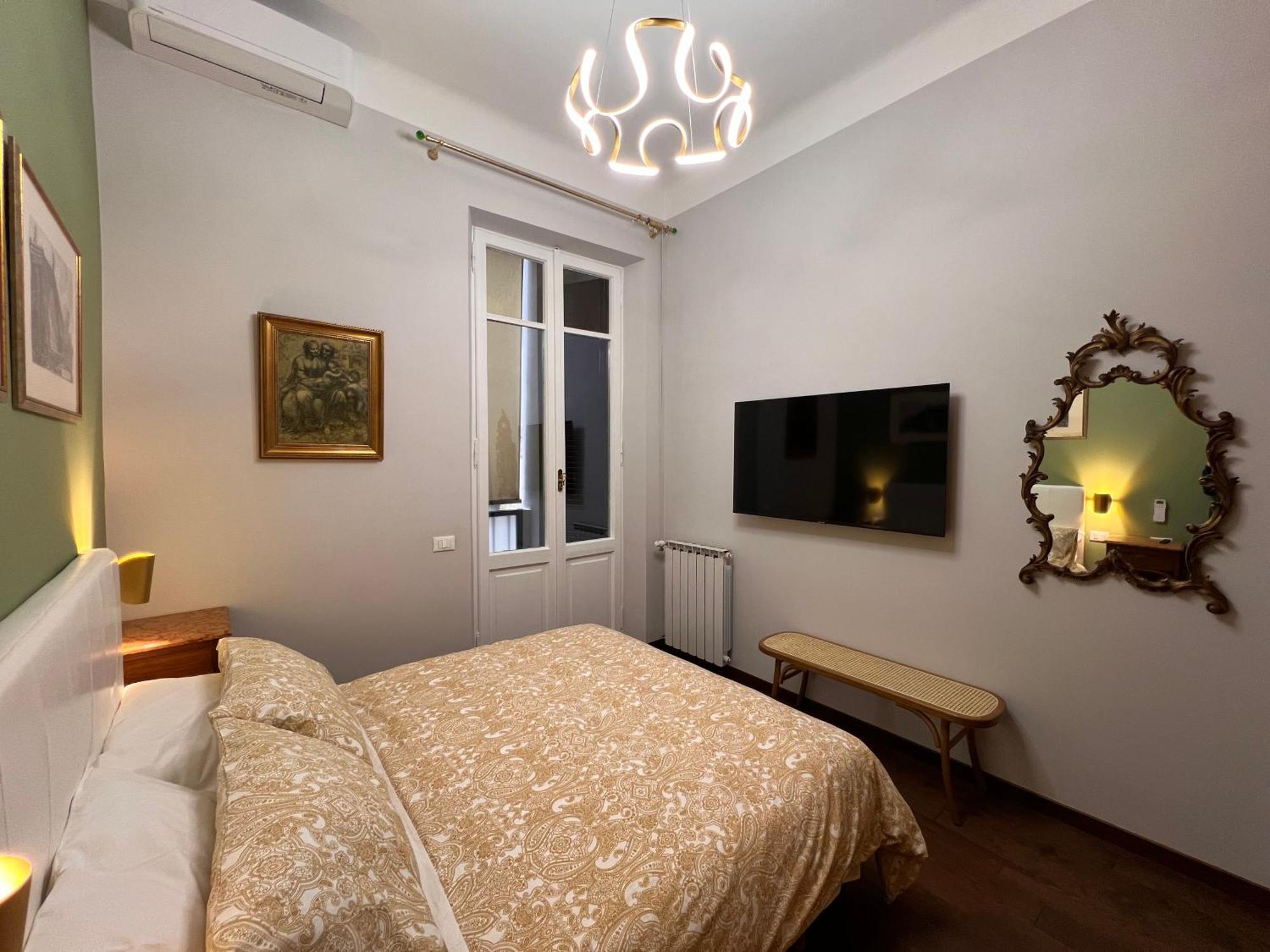 A Casa Di Lu, Al Colosseo - Guest House โรม ภายนอก รูปภาพ