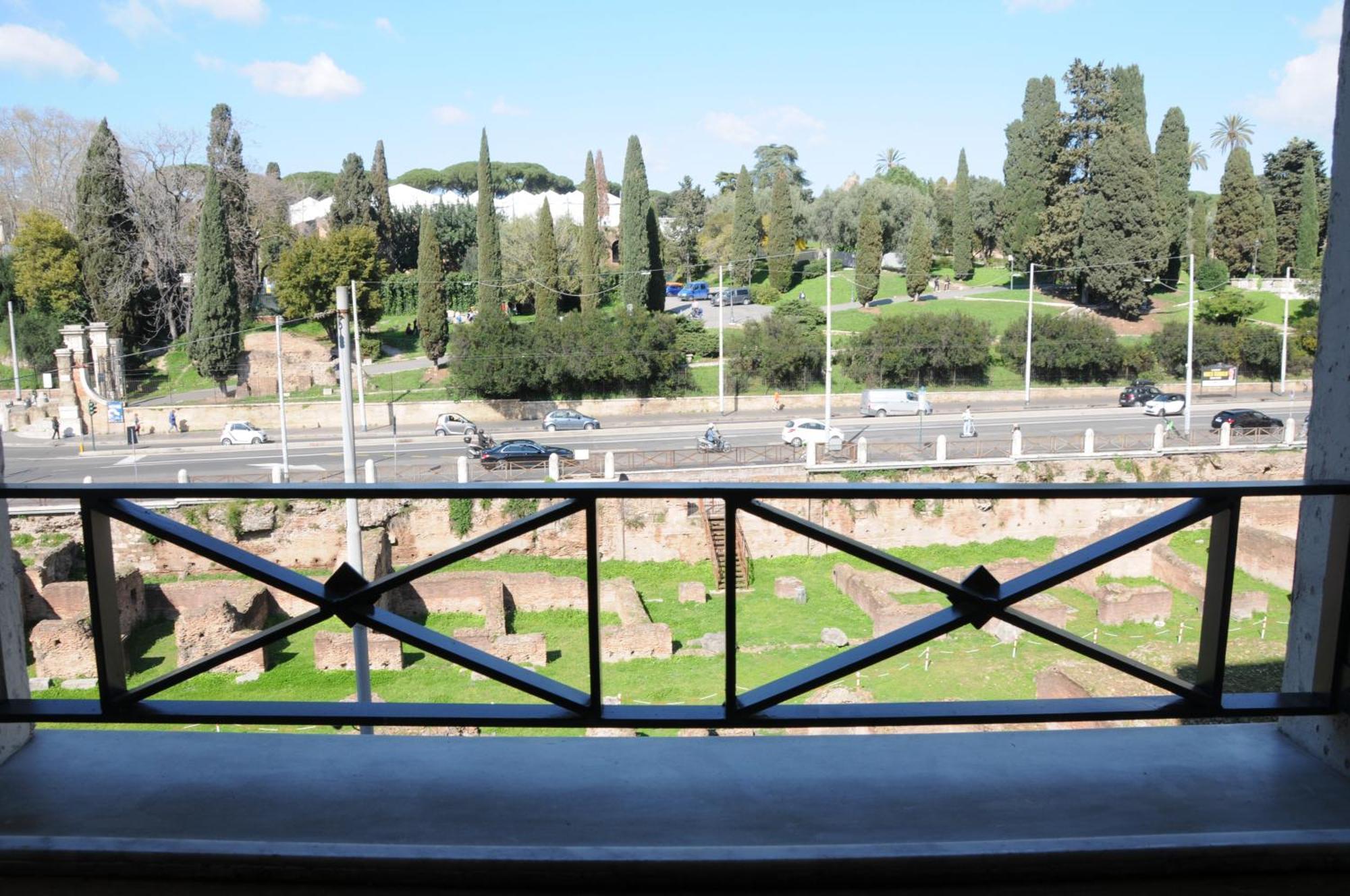 A Casa Di Lu, Al Colosseo - Guest House โรม ภายนอก รูปภาพ