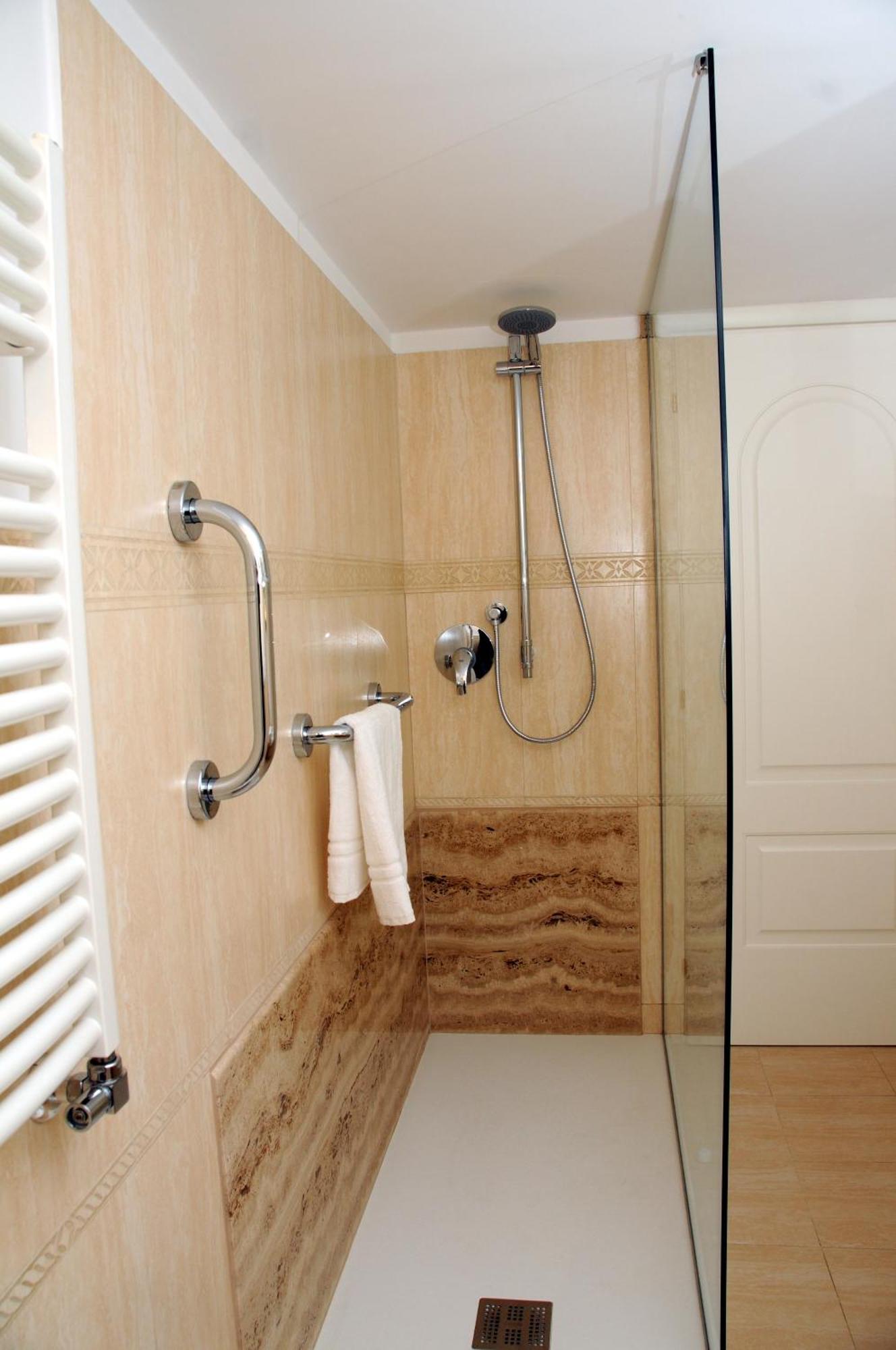 A Casa Di Lu, Al Colosseo - Guest House โรม ภายนอก รูปภาพ