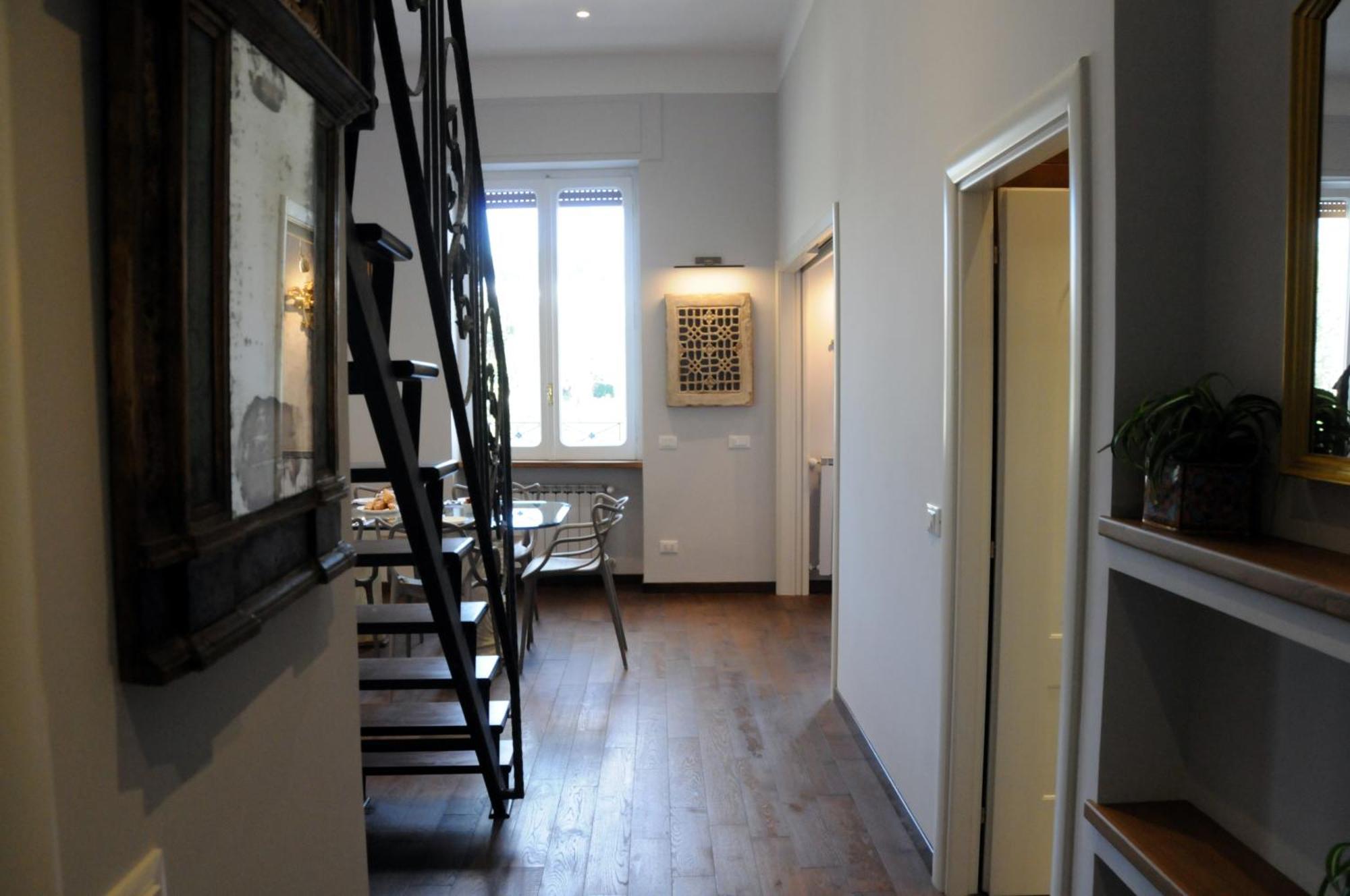 A Casa Di Lu, Al Colosseo - Guest House โรม ภายนอก รูปภาพ