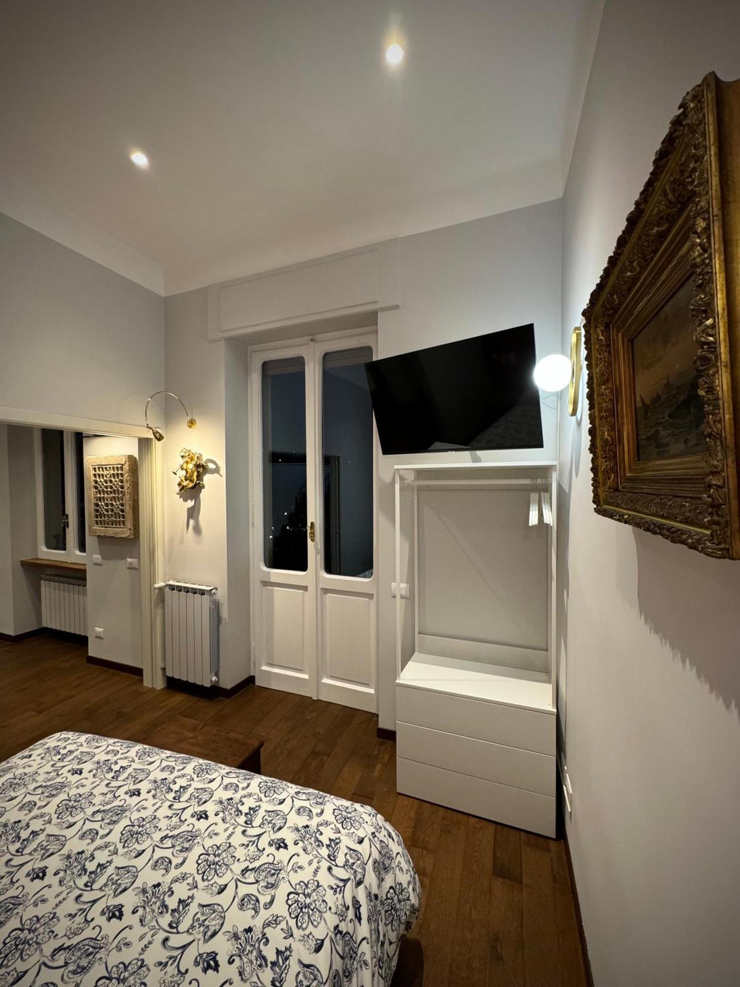 A Casa Di Lu, Al Colosseo - Guest House โรม ภายนอก รูปภาพ